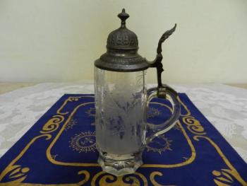 Broušený bohatě zdobený korbel / krýgl Broušený bohatě zdobený korbel / krýgl