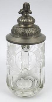Korbel z roku 1895 s listy a monogramem Korbel z roku 1895 s listy a monogramem